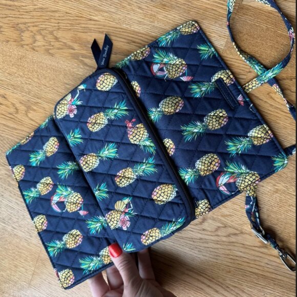 Vera Bradley RFID Wallet Crossbody Toucan Party Pineapple Print - Picture 6 of 7